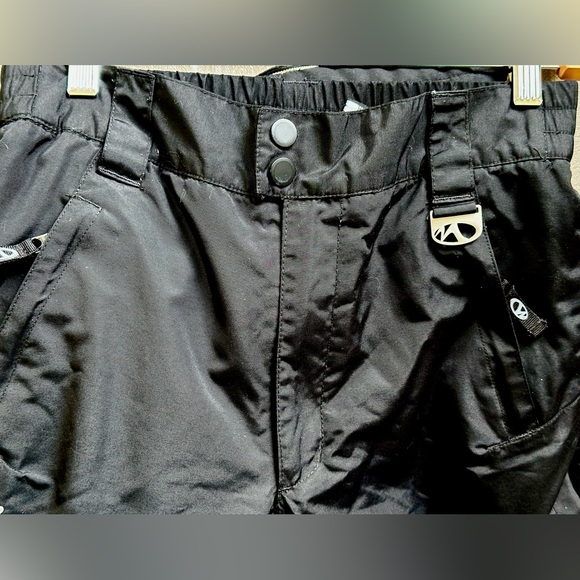Boys Marker Ski Pants / Snowboarding Pants Black Size 10 Kids Unisex - Picture 3 of 8